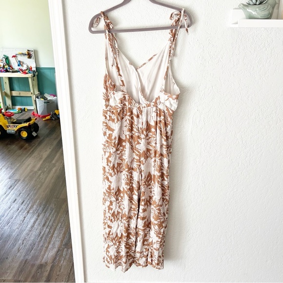 American Eagle Jumpsuit Women's Large Floral Wide Leg Faux Wrap Coconut Girl - Picture 2 of 11